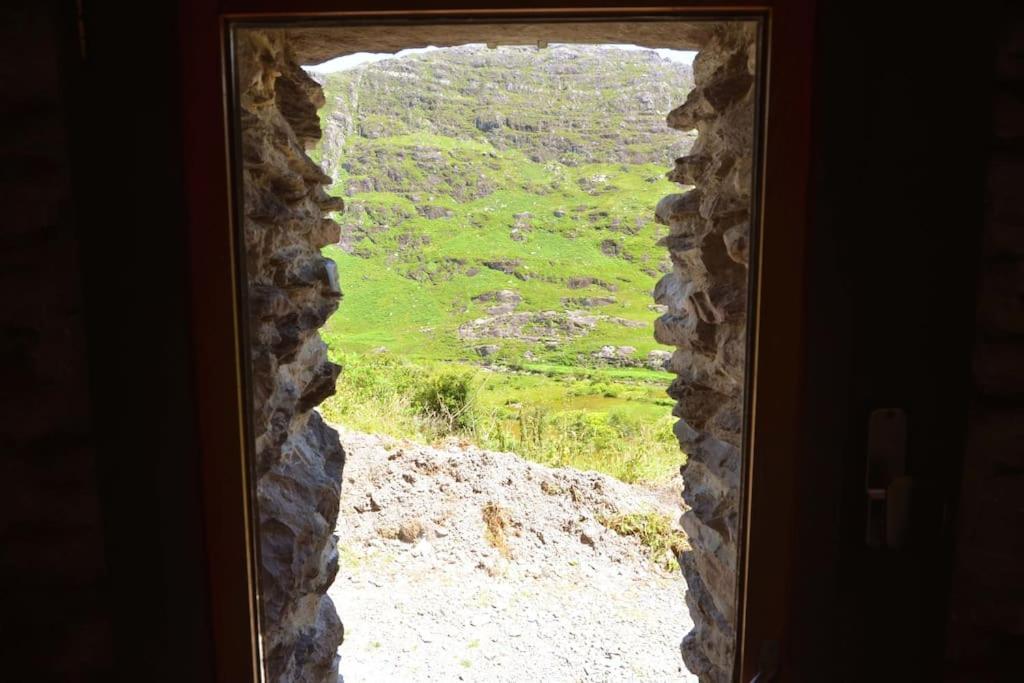 Secluded Cottage Nestled In The Beara Peninsula Κιλάρνεϊ Εξωτερικό φωτογραφία